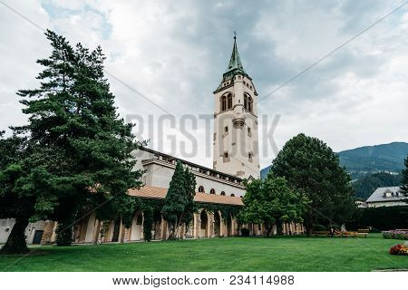Schwaz, Austria - August 8, 2017:  View Of The Church Of The Picturesque Town Of Schwaz In  Austrian