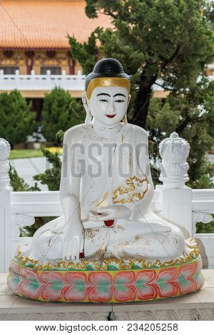 Hacienda Heights, Ca, Usa - March 23, 2018:  White, Gold And Red Statue Of The Enlightenment Of The 