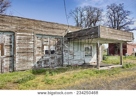 An old gas station by the side of the highway in Lowden, Washington is a memory of the old service stations.