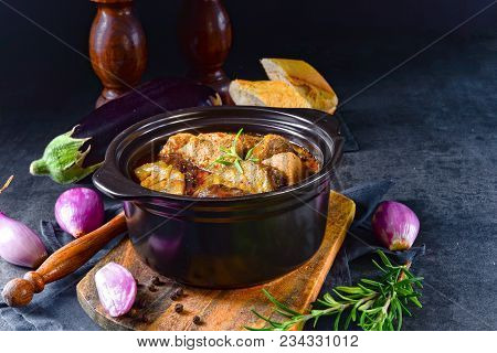 Eggplant Casserole - (melitzanes Me Kreas Sti Katsarola)