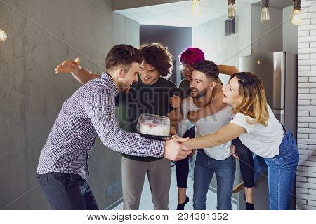 Group Of Friends Of Guests Came To The Other At The Meeting. Welcome.