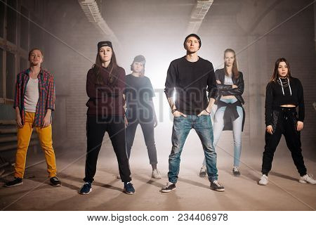Young Gangs Are Taking Part In A Shoot-out. Solving Broblems. Cruel People.