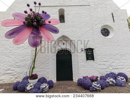 Noordwijkerhout, Netherlands - April 21,  2017: Floristic Decorations  At The Traditional Flowers Pa