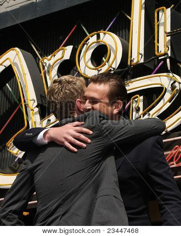LOS ANGELES - SEPT 15: Neil Patrick Harris, Jason Segal na slavnostním ceremoniálu propůjčuje stálici Holl