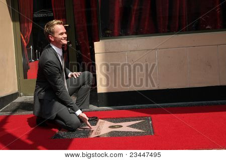 LOS ANGELES - SEPT 15: Neil Patrick Harris ved ceremonien skænke en stjerne på Hollywood Walk o