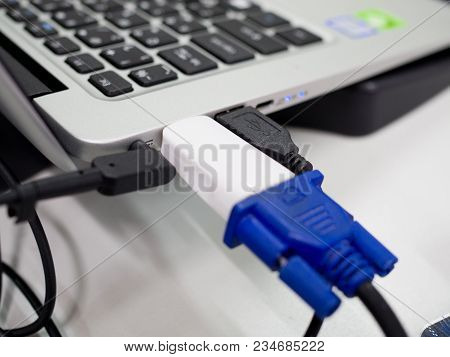 Laptop - Connecting Usb Device To Laptop