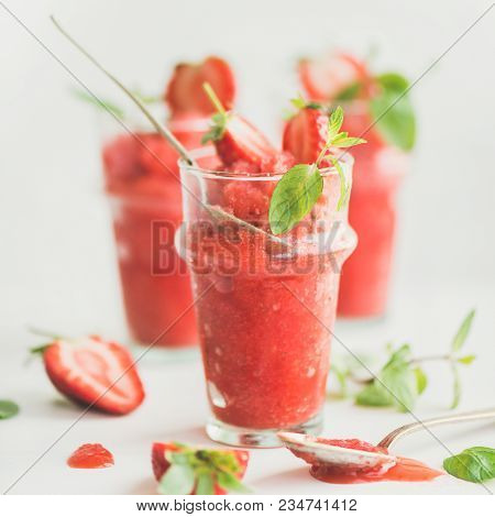 Healthy Low Calorie Summer Treat. Strawberry And Champaigne Granita, Slushie Or Shaved Ice Dessert I