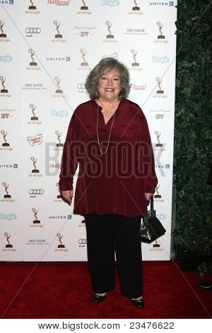 Лос-Анджелес - 16 сентября: Кэти Бейтс 63rd Primetime Emmy Awards исполнителей номинальных прием в спектр