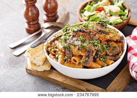 Vodka Chicken Pasta With Marinara Sauce Tossed With Rigatoni