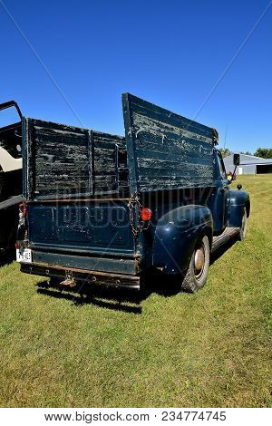 Dalton, Minnesota, Sept 8, 2017: An Old Pickup With A Homemade Box Is Displayed At The Annual Septem