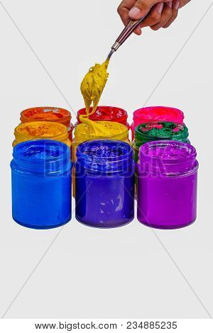 Use Trowel Scoop Yellow Color From The Can.