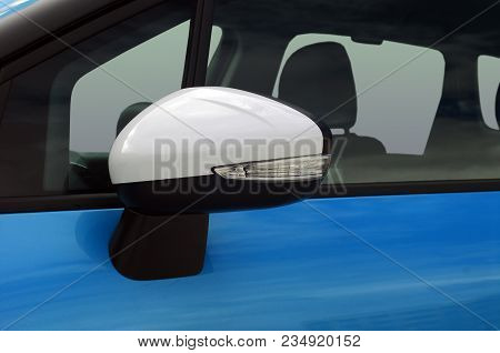 Car Rear-view Mirror With Blinker, Exterior Detail