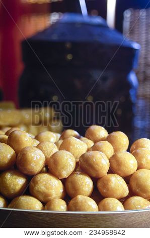 Luqaimat, Awwama, Or Luqmat Alqadi, Arabic Sweets