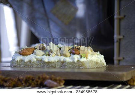 Madlooga, Arabic Sweets For Ramadan And Eid