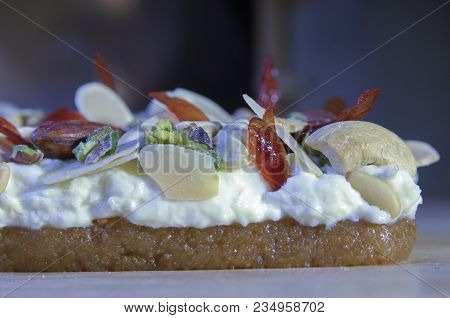 Mafrooka, Arabic Sweets For Ramadan And Eid