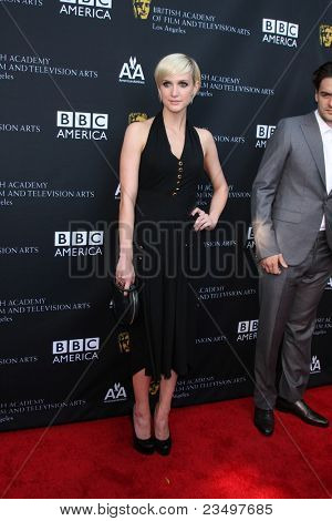 LOS ANGELES - SEP 17: Ashlee Simpson ankommer på den niende årlige BAFTA Los Angeles TV Tea Party. på L