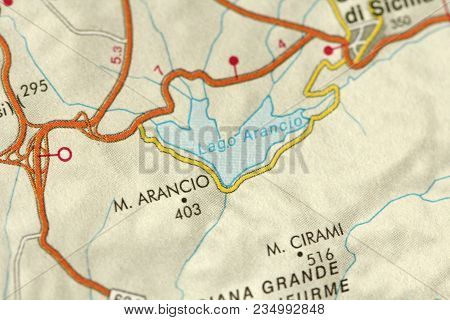 Lago Arancio. Map. The Islands Of Sicily, Italy.