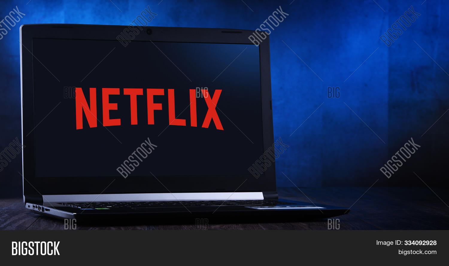 Тошиба. Выключенный ноутбук. Включение телевизора. Плазма тошиба. Телевизор.