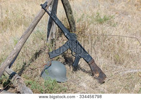 Various rifle weapons of the Second World War 