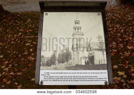 Bennington, Vermont - October 1st, 2019:  Signs At Entrance Of First Congregational Church  Of Benni