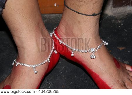 Fancy Silver Payal Wearing A Girl , Indian Traditional Anklet Foot Chain With White Colour.