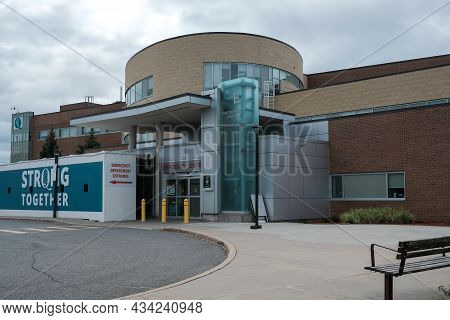 Ottawa, Ontario, Canada - September 2, 2021: The Public Entrance To The Emergency Department At The 