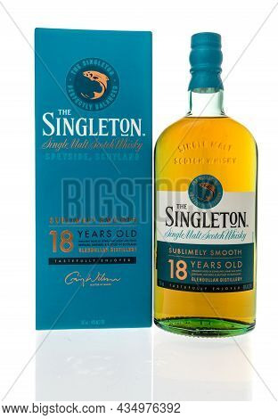 Winneconne, Wi -3 October 2021:  A Bottle Of The Singleton Single Malt Whiskey 18 Years Old On An Is