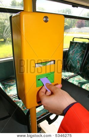 Egy busz jegy érvényesítése
