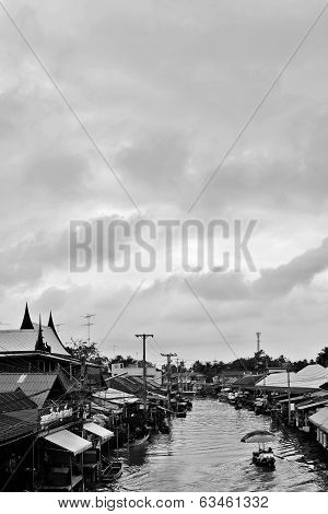 Amphawa, Thailand - Nov 25: Classic Thai Style Market Along Amphawa Canal