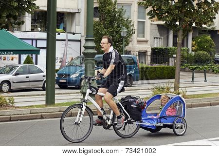 Car Free Streets On Tervueren Ave As Part Of Brussels City's - 2014