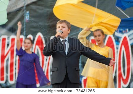 Danila Potapenko Sing A Song