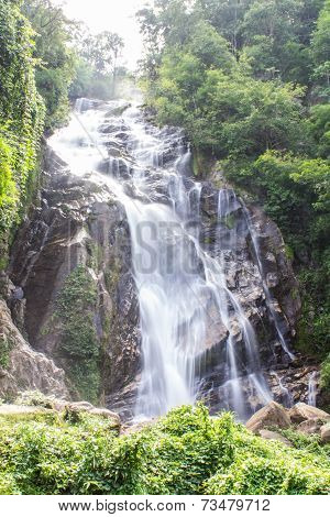 Mae Tia Waterfall, Ob Lung National Park In Chiangmai Thailand