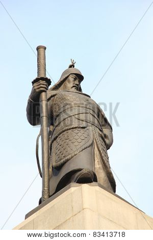 Statue of the Admiral Yi Sun-Sin in downtown Seoul, South Korea