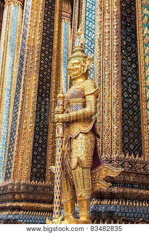 The Giant Golden In Wat Phra Kaew