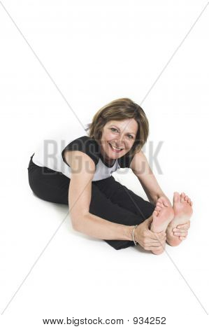 Beyaz tişört kadın Yoga yapıyor