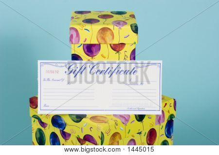 Geschenke-Boxen mit Geschenkgutschein