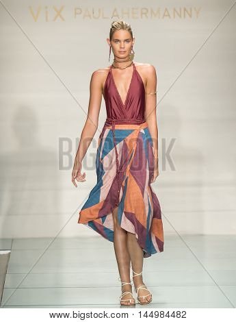 Vix Paula Hermanny- 2017 Funkshion Swim Fashion Week