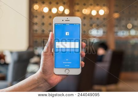 Bangkok, Thailand-august 06, 2018: Facebook Social Media App Icon Signup Page On Iphone7 Mobile Smar