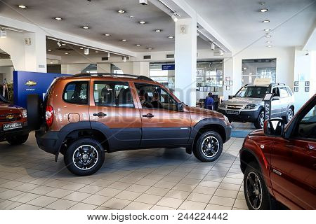 Kirov, Russia - March 14, 2018: Cars In Showroom Of Dealership Chevrolet In Nizhny Novgorodcity In 2