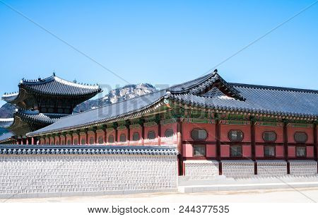 Seoul, Korea - February 17,2018: Gyeongbokgung Or Gyeongbok Palace Area  In Blue Sky Day, Architectu