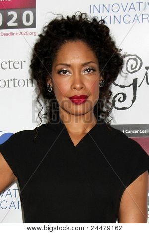 LOS ANGELES - 17 OCT: Gina Torres qui arrivent aux filles LES 11e Cabaret annuel à la péninsule d'Avalon sur O