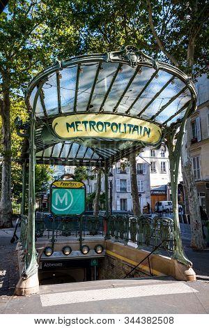 Paris/france - September 6, 2019 : Abbesses Subway Station Entrance Designed By Hector Guimard At Th