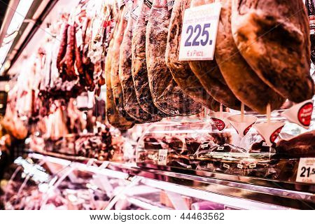 Jamon - tradicional carne no mercado espanhol