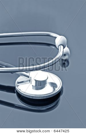 Phonendoscope sötét háttér