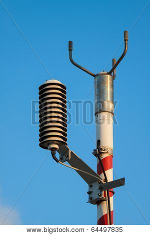 High voltage system for offshore plant, the system should be install earth ground