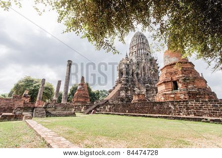 Wat Ratburana In Ayutthaya, Thailand.