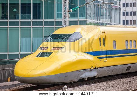 Doctor Yellow The high-speed test trains