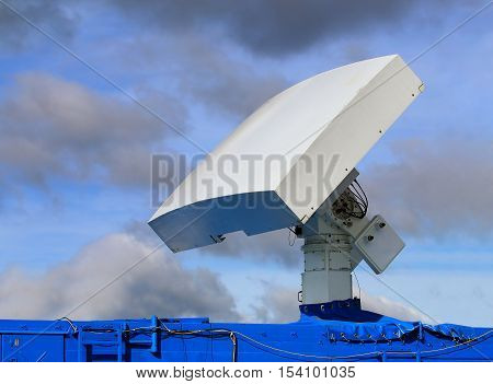 Antenna with the suppression of surface waves with the structure of the metamaterial belonging to another class