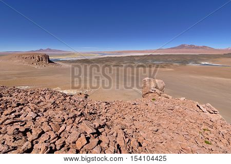 Salar de Tara seen from a higher distant viewpoint.