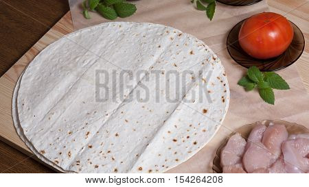 pizza, unleavened wheat cake, tomato, chicken fillet, cheese mozzarella, olive oil, appetite, food, food, kitchen, useful, vegetable, ingredient, snack, ketchup, paste, recipe, background